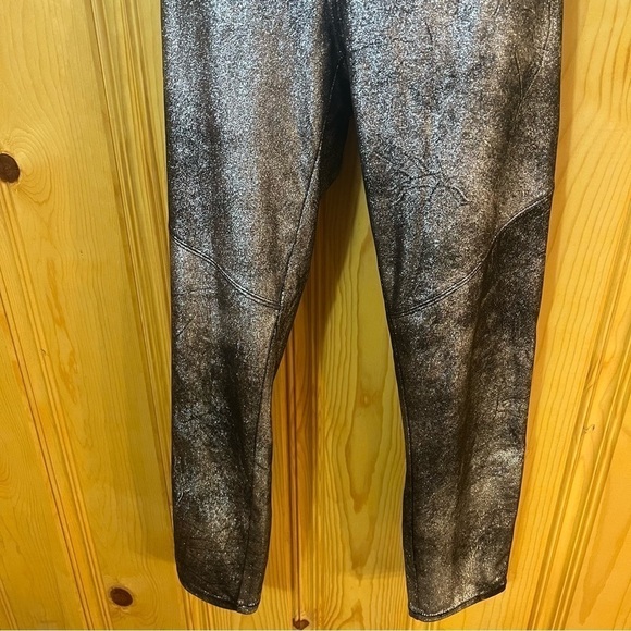 Free People Black/Silver Shark Metallic Pull On Leggings Sz-29 - Picture 3 of 11